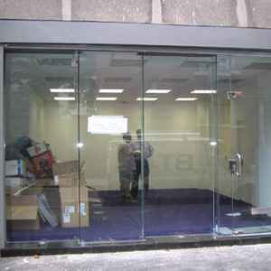 shop front door repair San Lorenzo